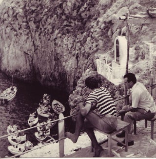 Item #6505 Men looking down on Blue Grotto, Capri (6" x 6"). Islay LYONS
